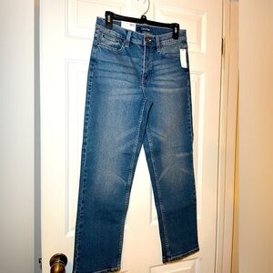 Calvin Klein Woman’s Vintage High Rise Jeans Size 4 NWT Straight Leg Medium Wash